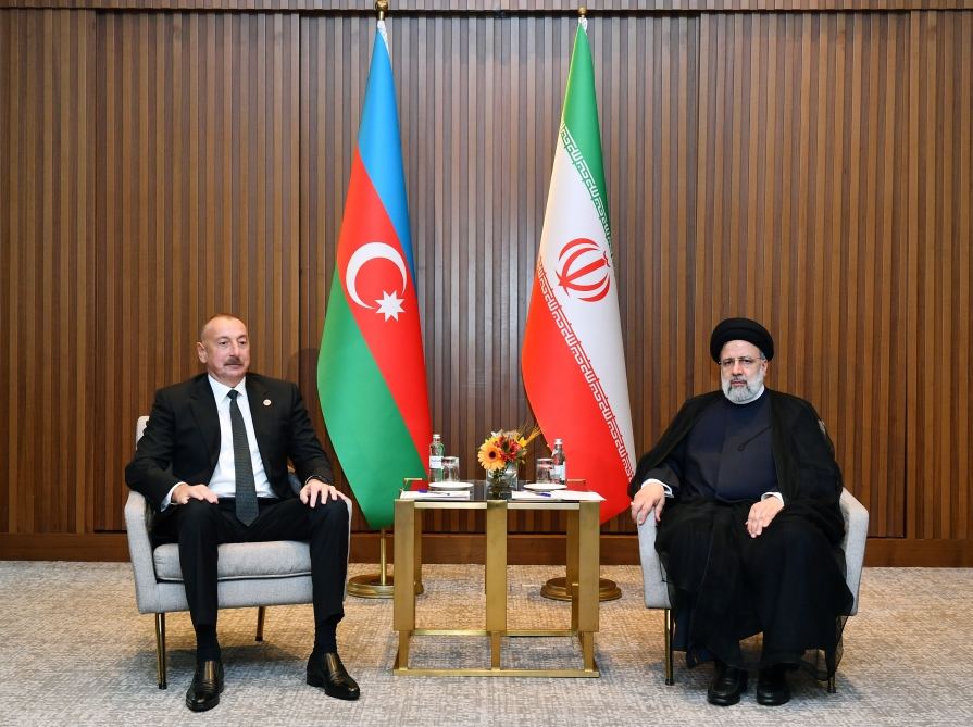 Prezident İlham Əliyevin Astanada İran Prezidenti Seyid İbrahim Rəisi ilə görüşü olub