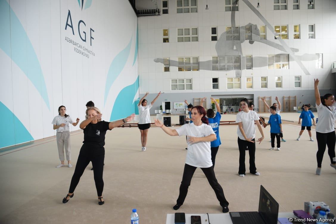 Gimnastika Federasiyasının təşkilatçılığı ilə Bakıda Xüsusi Olimpiada üzrə məşqçilik və hakimlik kursları keçirilir (FOTO)