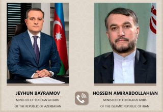 Azerbaijani, Iranian FMs hold phone talks