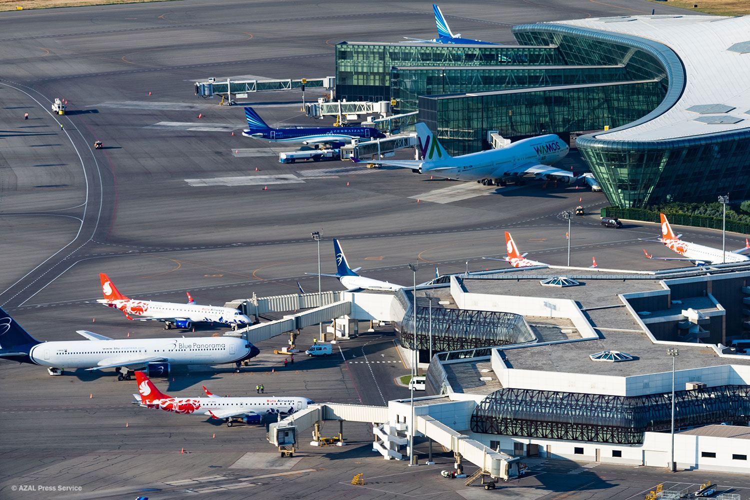 Civil airports of Azerbaijan served over 500,000 passengers in September