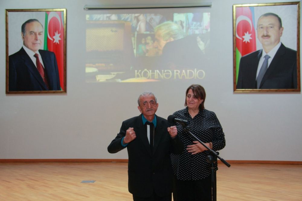 Старое радио в Шеки. Кудесник-портной, который 70 лет жизни посвятил любимой профессии (ФОТО)