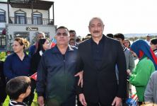 President Ilham Aliyev and First Lady Mehriban Aliyeva talk to residents of Aghali village, inquire about their conditions (PHOTO/VIDEO)