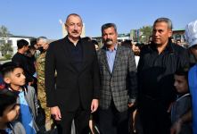 President Ilham Aliyev and First Lady Mehriban Aliyeva talk to residents of Aghali village, inquire about their conditions (PHOTO/VIDEO)