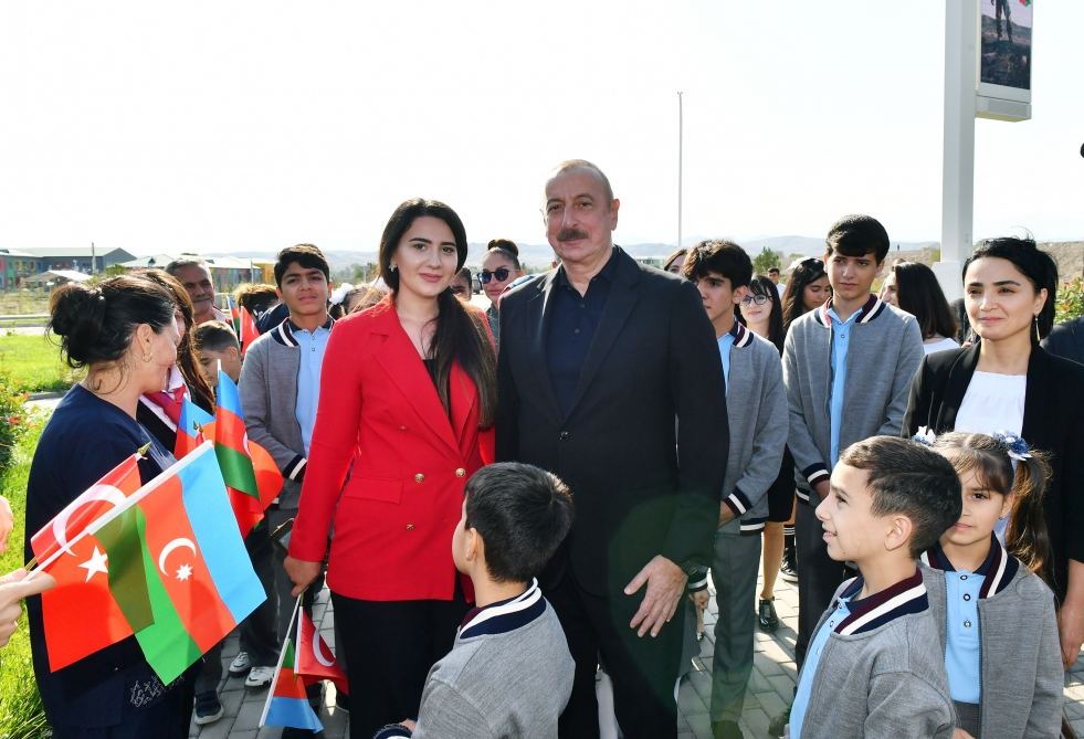 President Ilham Aliyev and First Lady Mehriban Aliyeva talk to residents of Aghali village, inquire about their conditions (PHOTO/VIDEO)