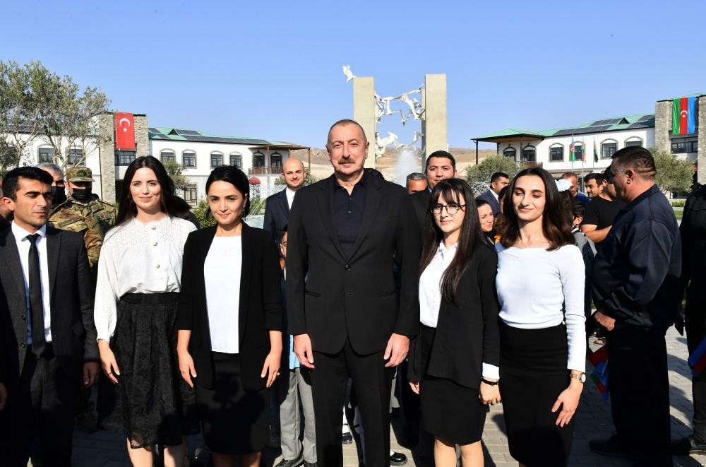 President Ilham Aliyev and First Lady Mehriban Aliyeva talk to residents of Aghali village, inquire about their conditions (PHOTO/VIDEO)