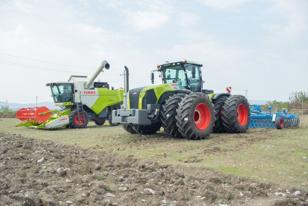 XERION 5000 presented for first time in Azerbaijan (PHOTO)
