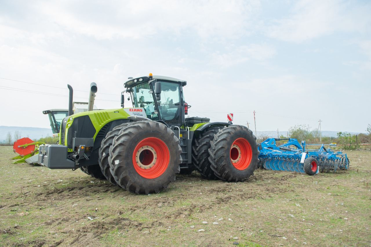 XERION 5000 presented for first time in Azerbaijan (PHOTO)