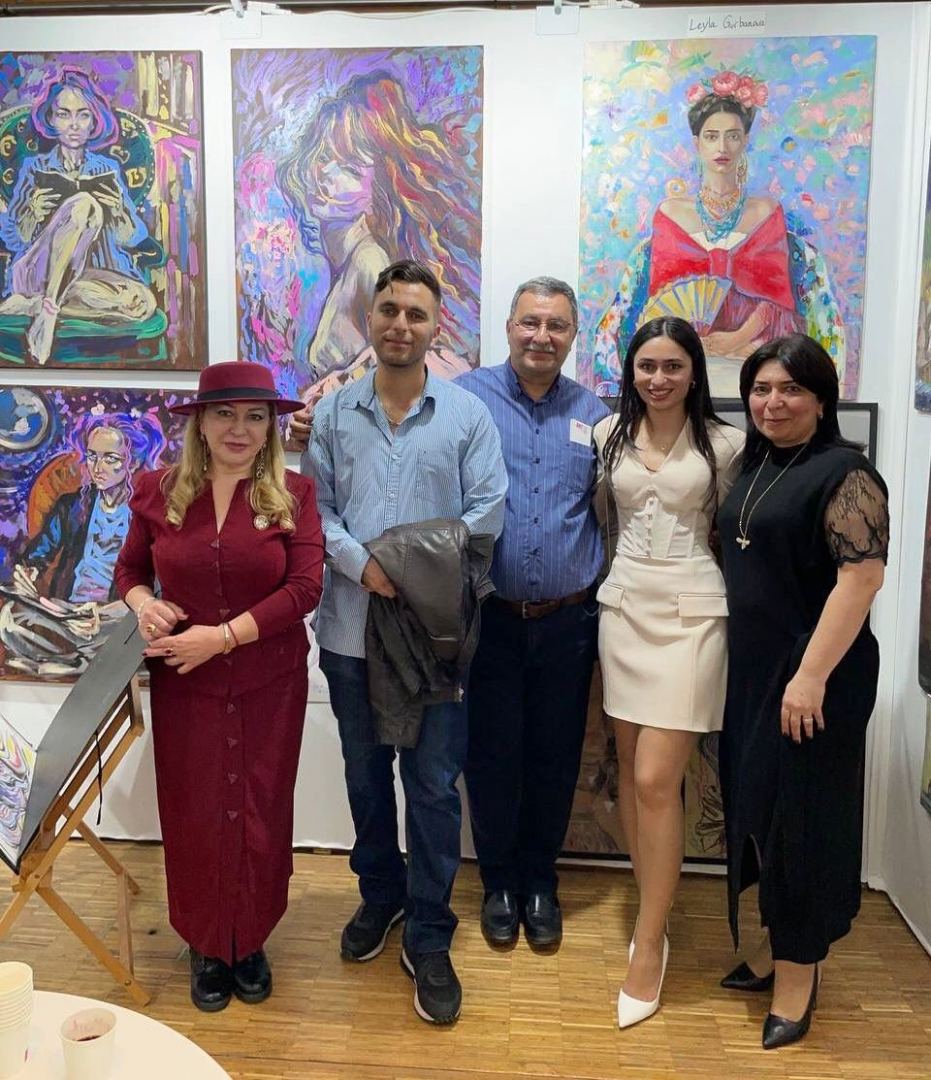 Нигяр Нариманбекова представила работы азербайджанских художников в Carrousel du Louvre в  Париже (ФОТО)