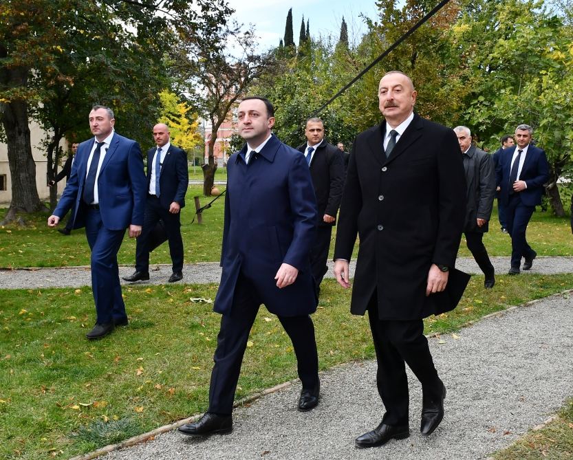 Президент Ильхам Алиев и премьер-министр Грузии Ираклий Гарибашвили приняли участие в культурной программе в комплексе шато Мухрани (ФОТО/ВИДЕО)