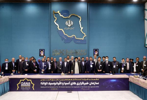 İran prezidenti OANA-ya üzv olan informasiya agentliklərinin rəhbərləri ilə görüşüb (FOTO)