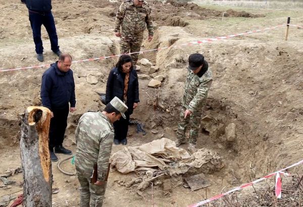 На освобожденных территориях обнаружены массовые захоронения - Военная прокуратура Азербайджана (ФОТО)