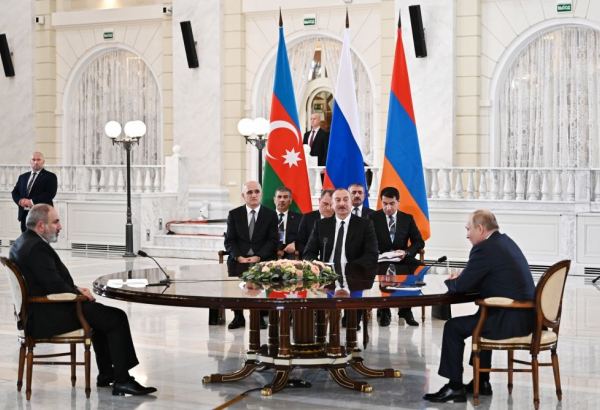 В Сочи состоялась встреча Президента Азербайджана с Президентом России и премьер-министром Армении (ФОТО/ВИДЕО)