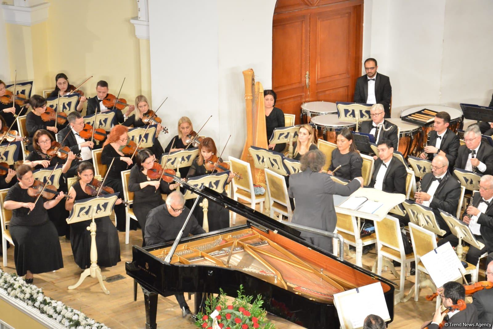 Красота оркестровых красок и жанровое многообразие. В Баку отметили 100-летие Фикрета Амирова (ФОТО/ВИДЕО)