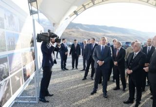 Делегация под руководством премьер-министра Али Асадова и главы Администрации Президента и Координационного штаба Самира Нуриева посетила Восточный Зангезур (ФОТО)