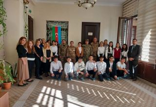 В Музее истории состоялась встреча бакинских школьников с ветеранами 44-дневной Отечественной войны (ФОТО)