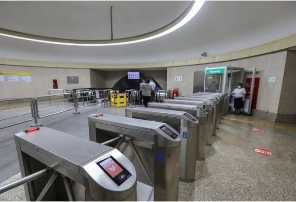 Work continues on introducing bank card payment system in Baku metro