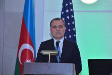 Глава МИД Азербайджана отметил День Победы с соотечественниками, проживающими в США (ФОТО)