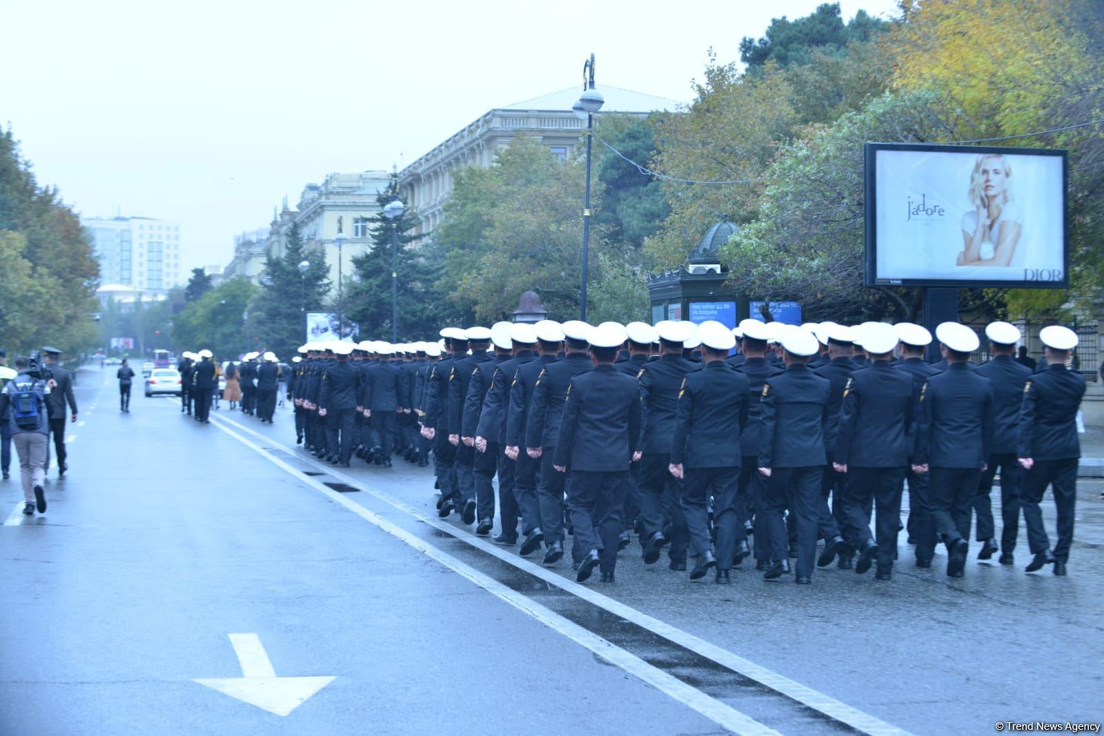 Baku holds procession dedicated to Victory Day (PHOTO)