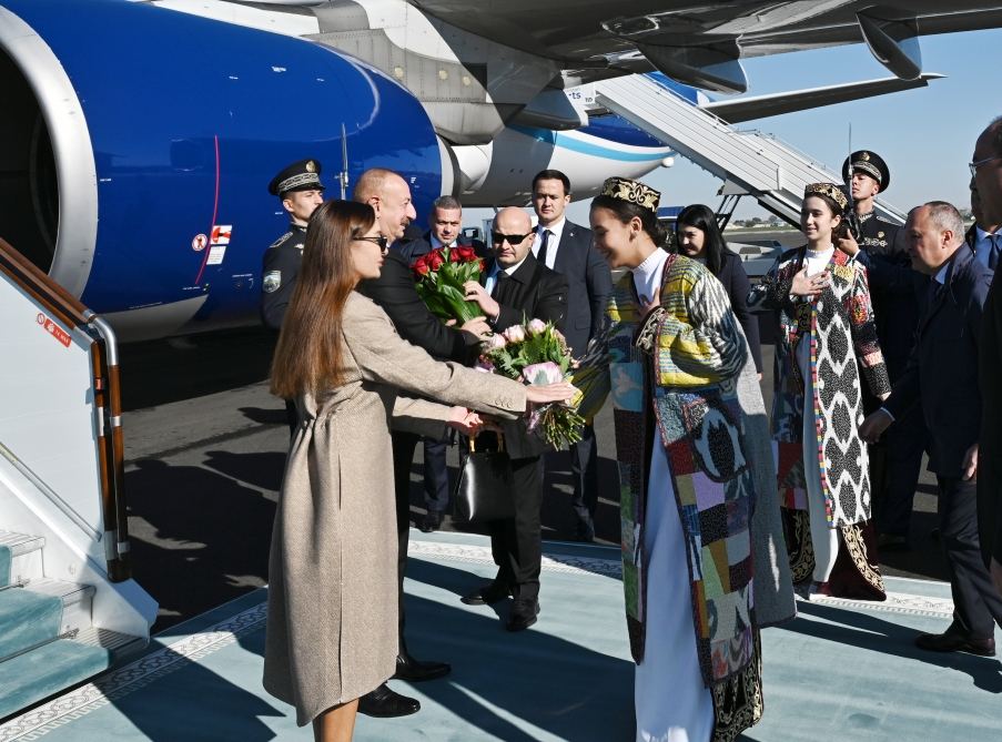 President Ilham Aliyev and First Lady Mehriban Aliyeva arrive in Uzbekistan on visit (PHOTO/VIDEO)