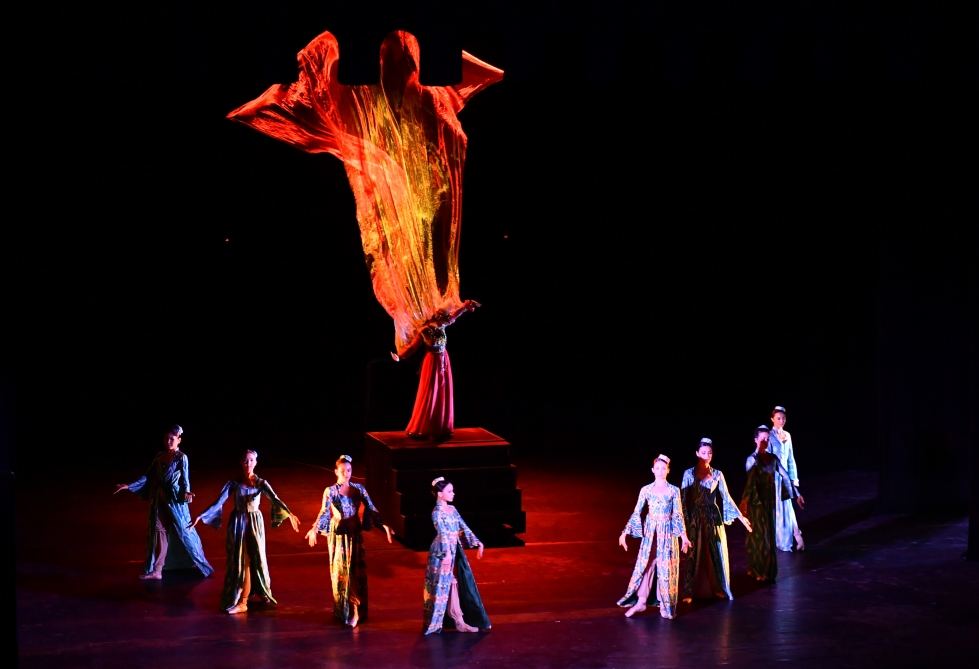 Первая леди Азербайджана Мехрибан Алиева посмотрела балет «Лазги» в Самарканде (ФОТО/ВИДЕО)