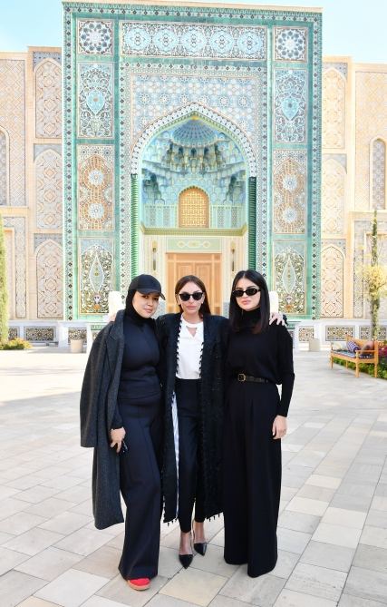 First Lady of Azerbaijan Mehriban Aliyeva visits "Eternal City" historical and ethnographic complex (PHOTO/VIDEO)