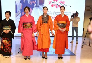 В Баку прошло красочное дефиле-шоу элегантного японского кимоно (ВИДЕО, ФОТО)