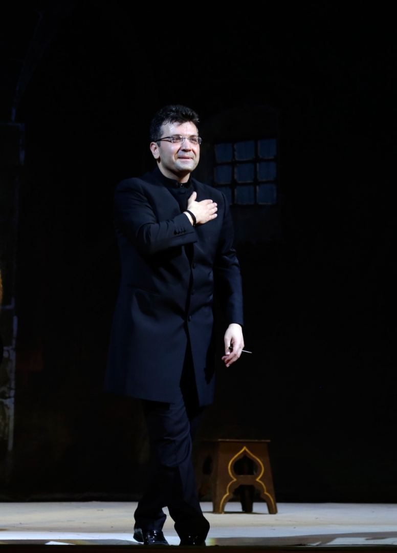 Впервые в истории Латвийского театра спектаклем руководил азербайджанский дирижер (ФОТО/ВИДЕО)