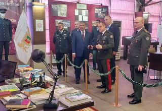 Azerbaijani defense minister visits Georgian National Defense Academy (PHOTO)