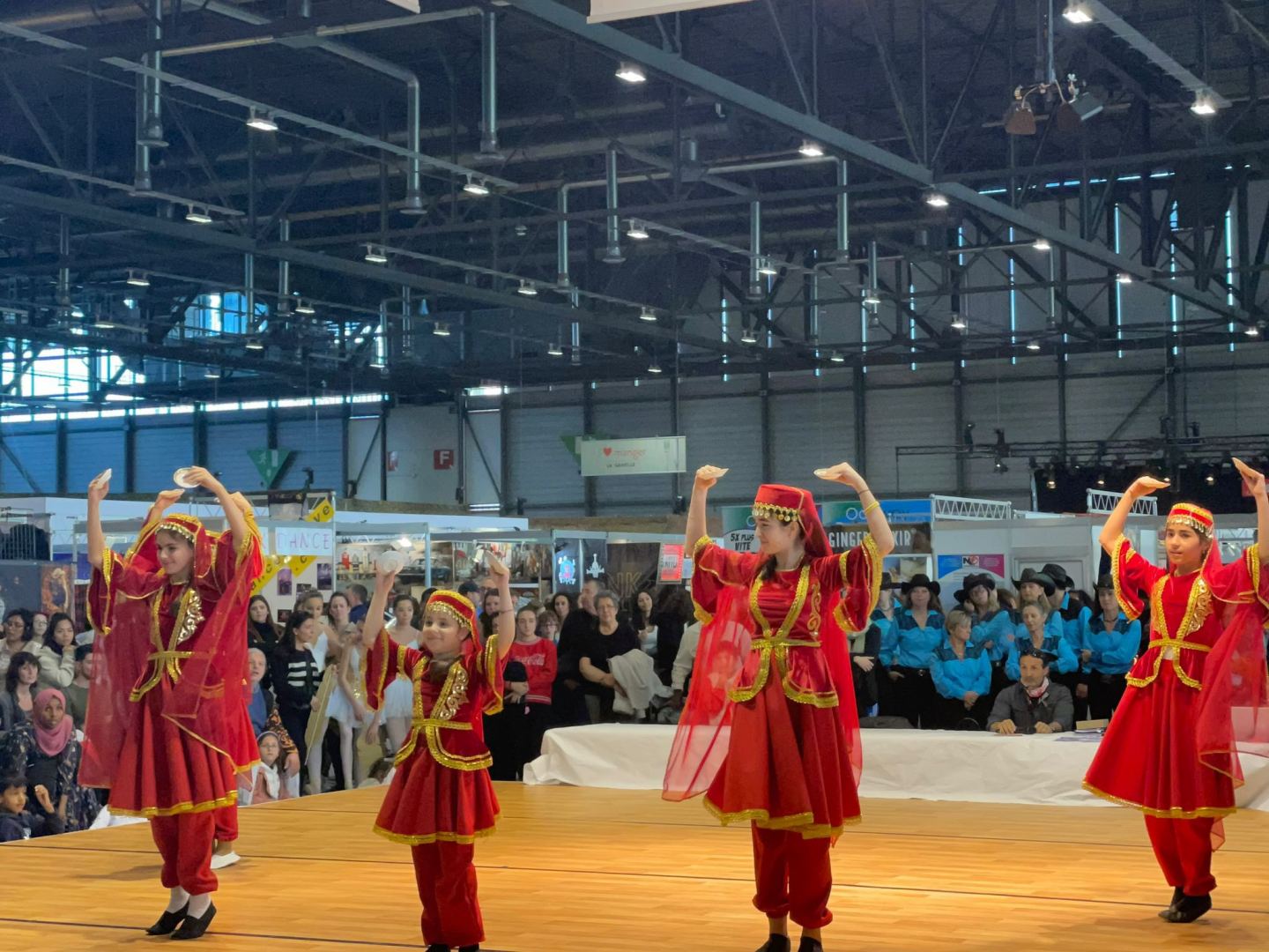 Azerbaijani traditional dance performed within exhibition in Geneva (PHOTO)