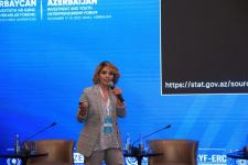 В рамках Форума инвестиций и молодых предпринимателей Азербайджана прошли панельные дискуссии (ФОТО)