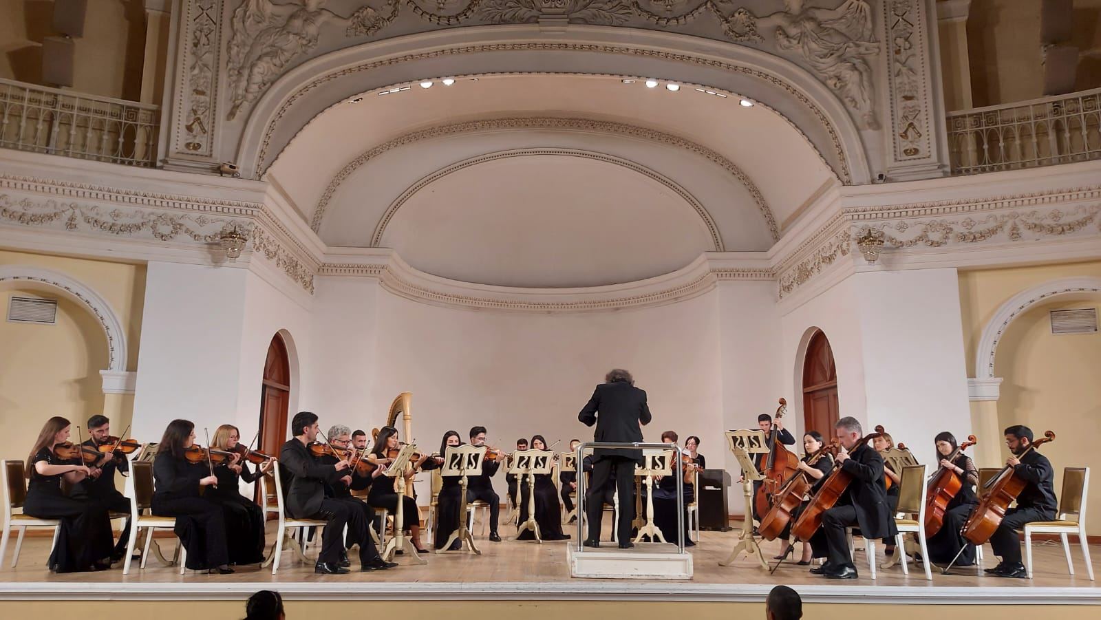 Камерный оркестр вновь порадовал бакинских меломанов (ФОТО/ВИДЕО)