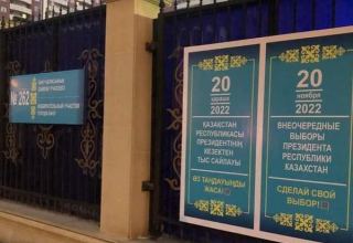 В Баку открылся участок для голосования на президентских выборах в Казахстане (ФОТО)