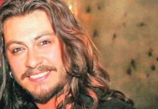 Азербайджанские поклонники турецкого рок-музыканта Барыша Акарсу почтили его память (ВИДЕО)