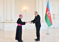 President Ilham Aliyev receives credentials of incoming ambassador of Vatican (PHOTO/VIDEO)