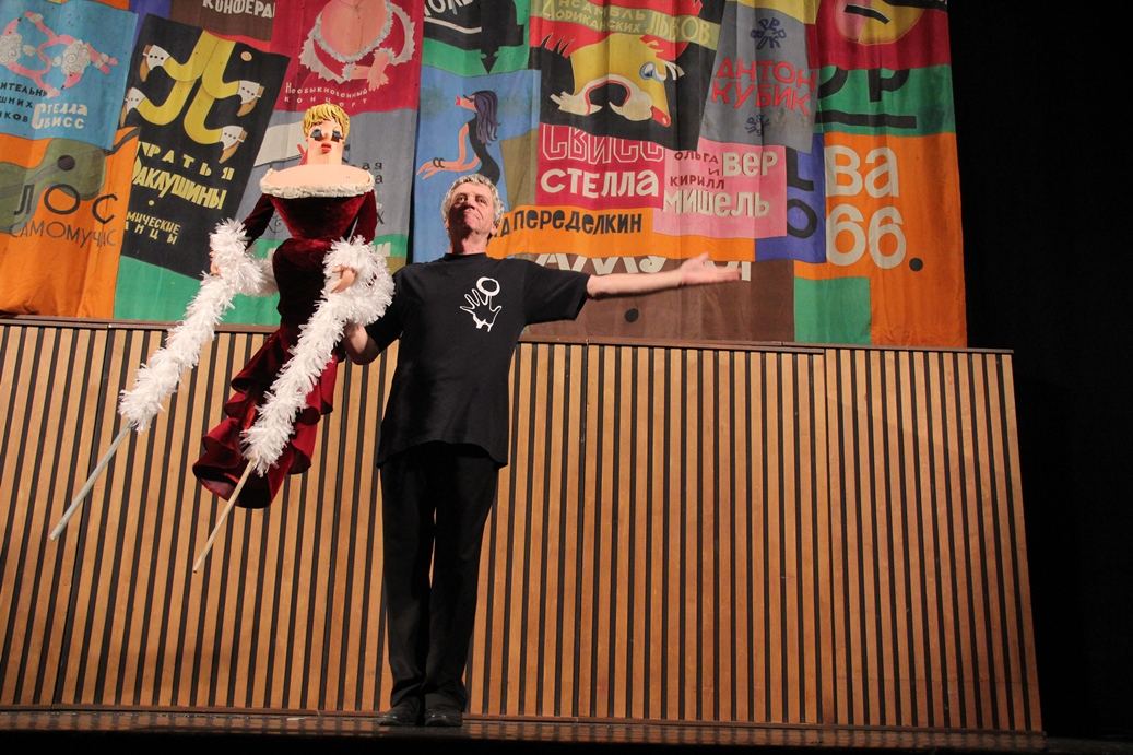 Необыкновенный концерт с конферансье Апломбовым в Баку прошел под смех и овации (ВИДЕО, ФОТО)