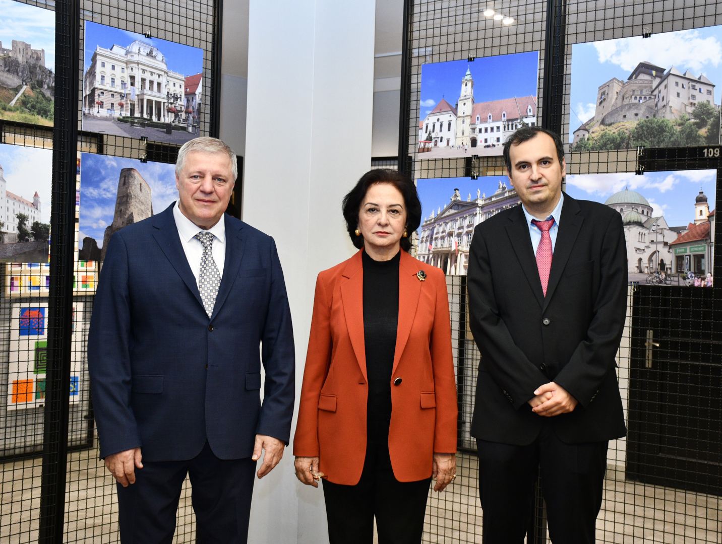В Баку представлен проект "Архитектурные шедевры стран мира" – путешествие по Словакии (ФОТО)