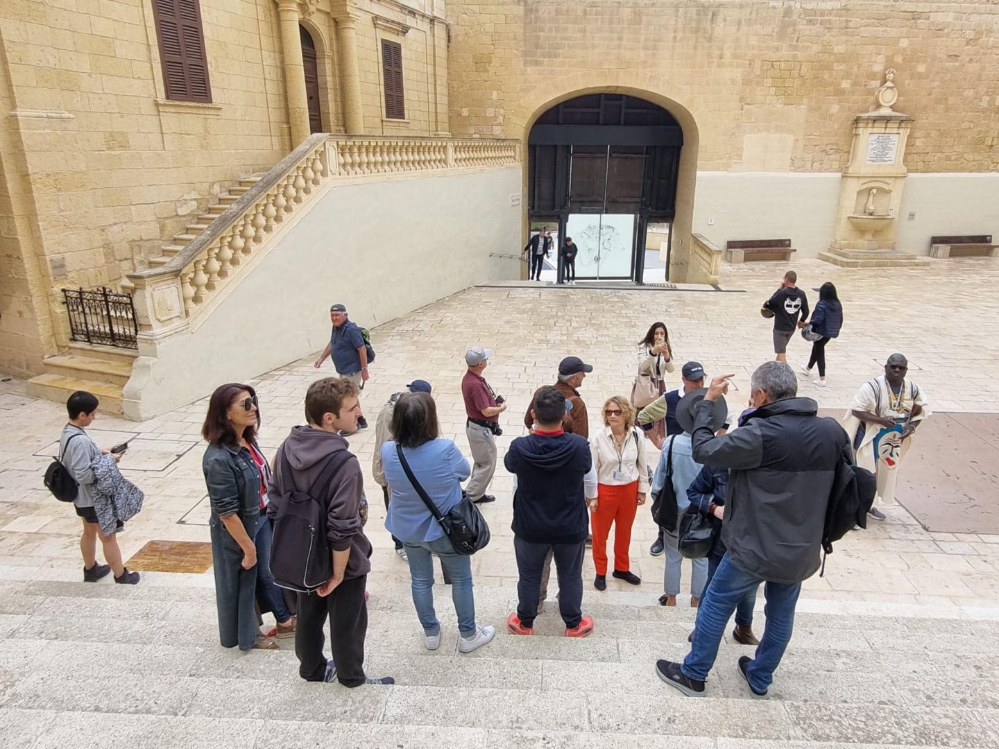Азербайджанская художница приняла участие в международном проекте Art Camp Malta (ФОТО)