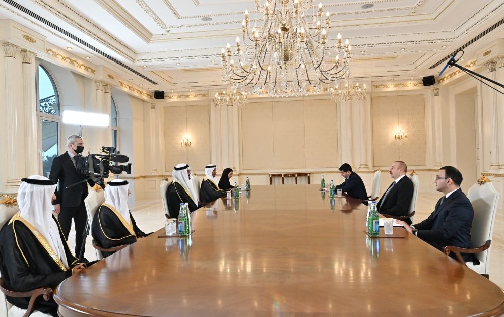 President Ilham Aliyev receives Minister of Cabinet Affairs of United Arab Emirates (VIDEO)