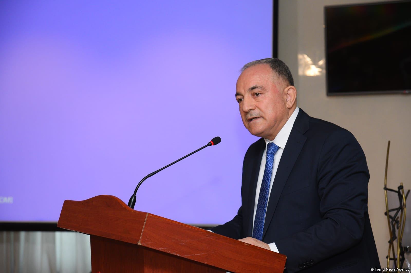 Rector of Azerbaijan Technical University talks benefits of 'green hydrogen' manufacture to Azerbaijan