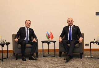 Azerbaijani, Turkish FMs discuss ongoing co-op issues (PHOTO)
