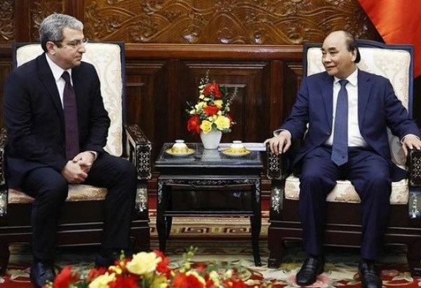 Вьетнам заинтересован в поставках нефти из Азербайджана - Нгуен Суан Фук