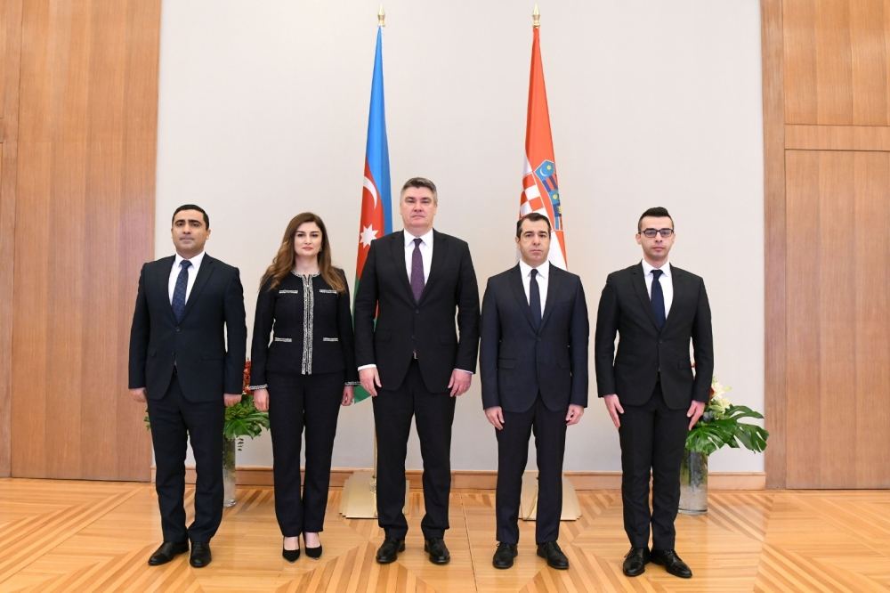 Azerbaijani ambassador presents credentials to Croatian president (PHOTO)