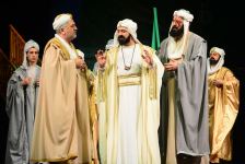В Баку состоялся показ спектакля "Шейх Санан", посвященный 140-летию Гусейна Джавида (ФОТО)