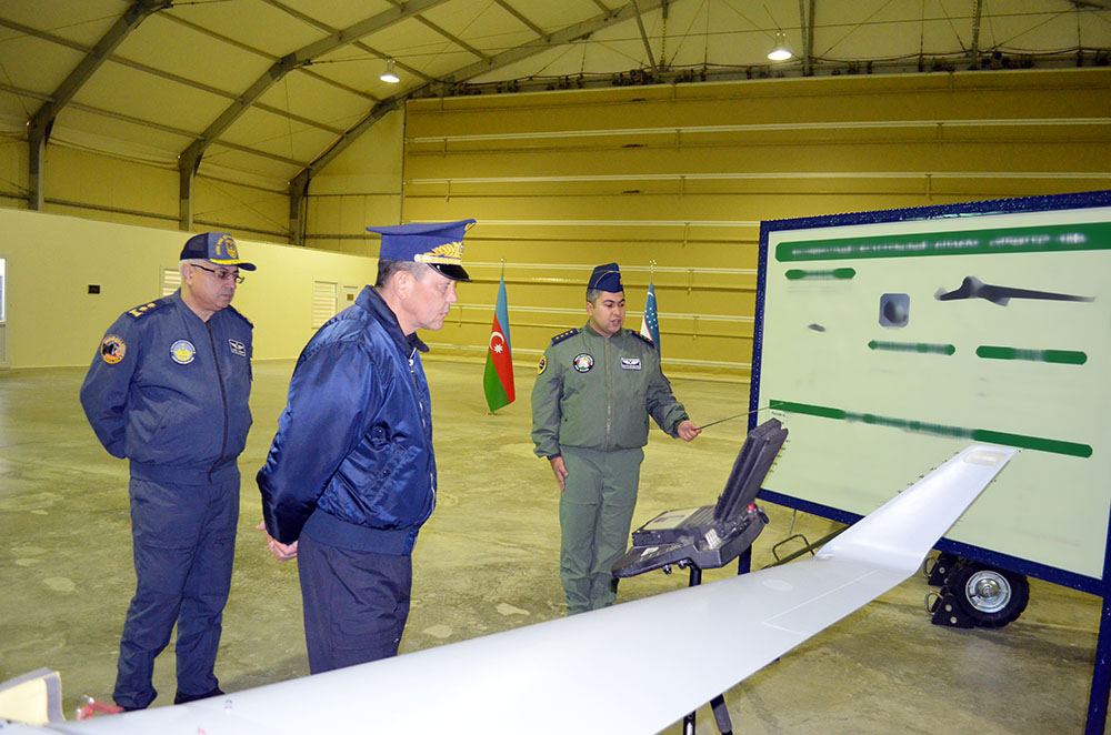 Uzbekistan's deputy defense minister visits military unit of Azerbaijani Air Force (PHOTO)