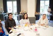 Неделя моды в Азербайджане началась с праздничного завтрака (ФОТО)