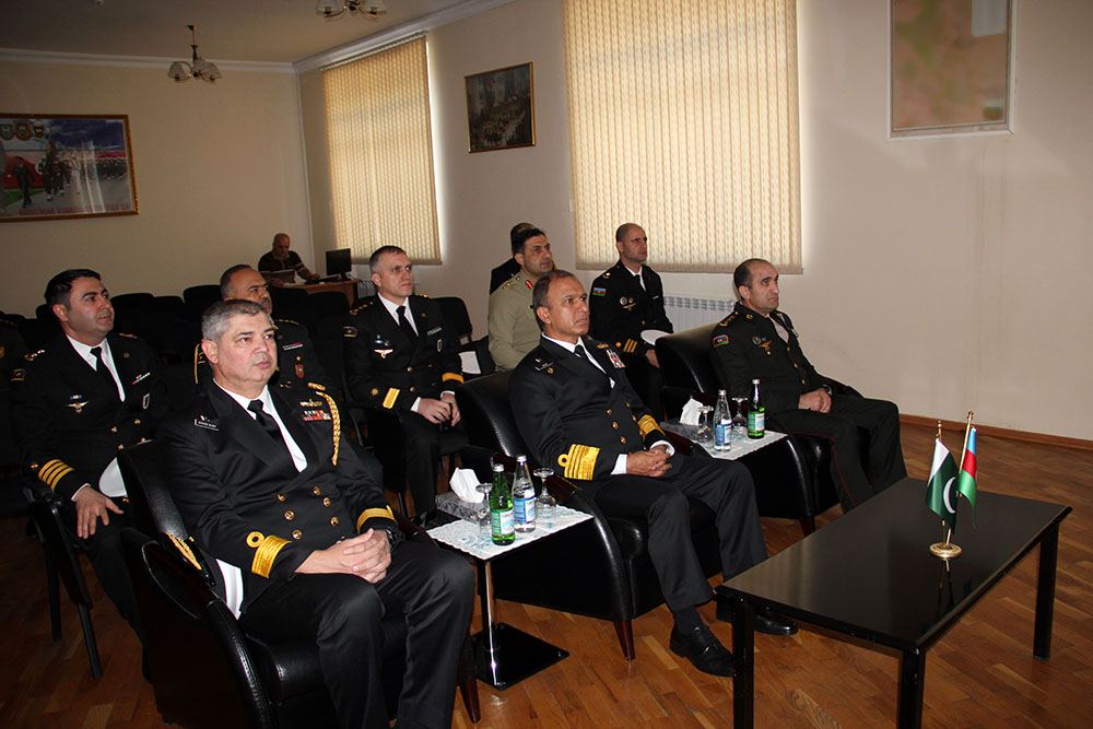 Chief of Pakistan's Naval Staff visits military institute and military unit in Azerbaijan (PHOTO)