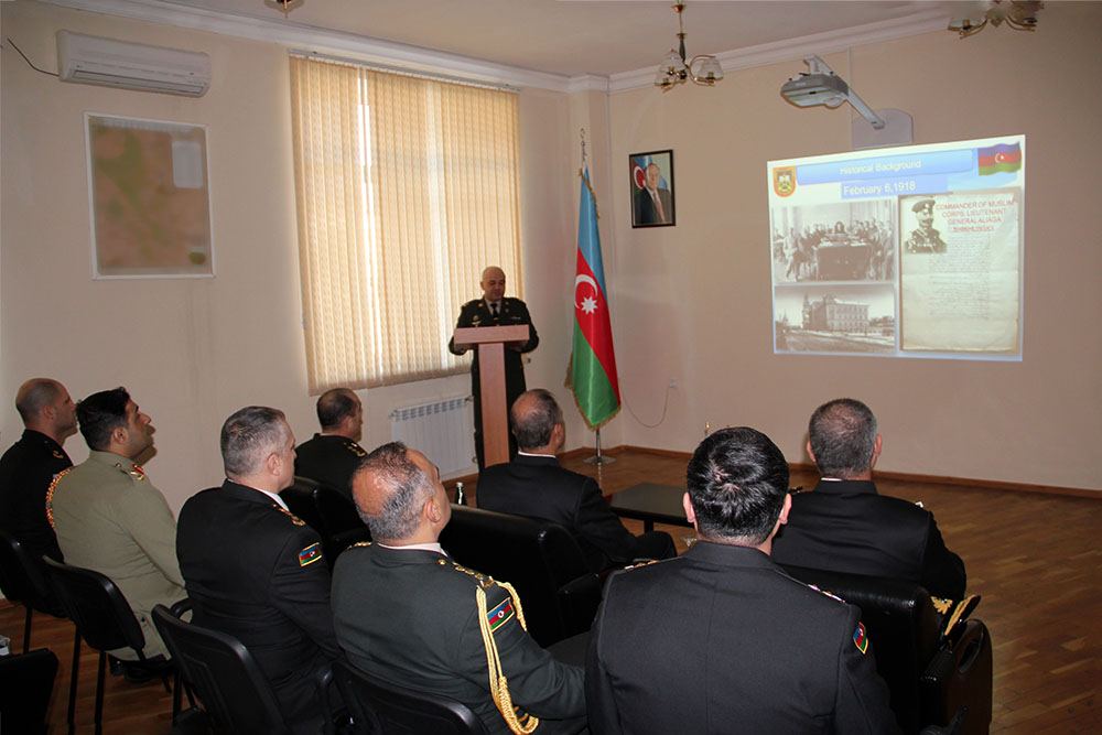 Командующий ВМС Пакистана посетил Военный институт и воинскую часть в Азербайджане (ФОТО)