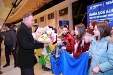 В Баку доставлена группа детей и подростков из Украины (ФОТО)