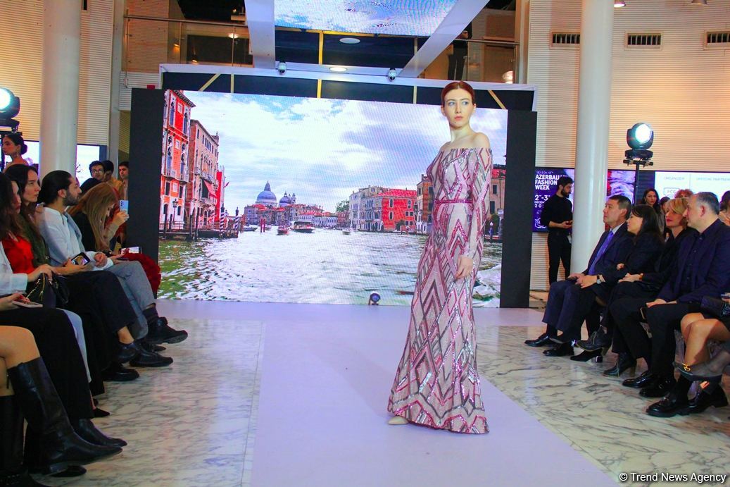 Моэка от принцев и королей! Фахрия Халафова представила коллекцию, посвященную Венеции в рамках Azerbaijan Fashion Week (ФОТО)