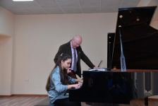 В Баку прошел мастер-класс яркого представителя русской фортепианной школы (ФОТО)
